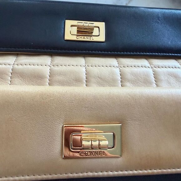 RARE ! CHANEL Black and Beige Double Flap Y2K Chocolate Bar Clutch - Picture 7 of 17